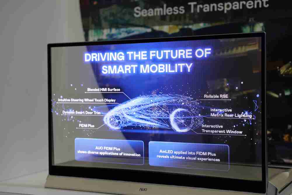 人生就是博凭借着超高亮度和透明度，，这款30吋透明Micro LED显示器在AR系统与智慧零售具有潜在的应用价值。。。