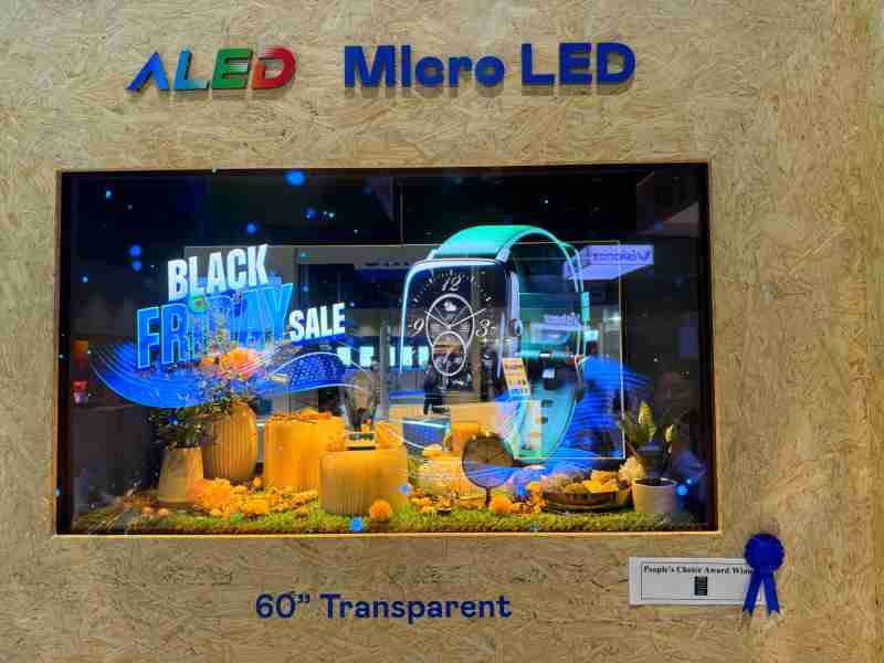 人生就是博60吋高透明度Micro LED显示器获”最佳Micro LED技术应用奖”，，，将Micro LED面板透明化之设计特性极致发挥，，，，以可扩展性无缝拼接技术打造，，，具备600 nits全画面亮度、、、、大于60%穿透率及超过NTSC 110%的优异广色域表现，，可依需求灵活应用于各种场域