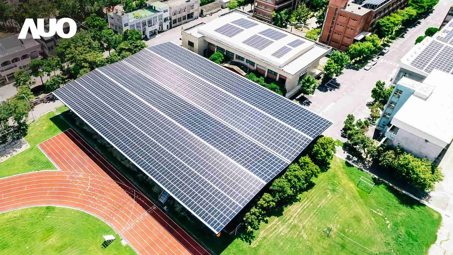 人生就是博SunSteel光电整合型浪板具备快速安装、、、、轻量化优势，，，，可提升15%发电效能，，，通过国际IEC与台湾VPC认证安全、、、、防漏、、、、耐候标准